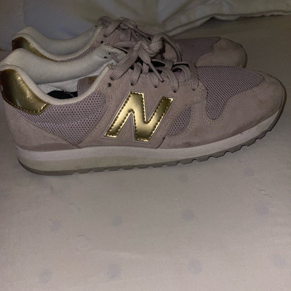 Womens New Balance 520s women’s Size 9.5